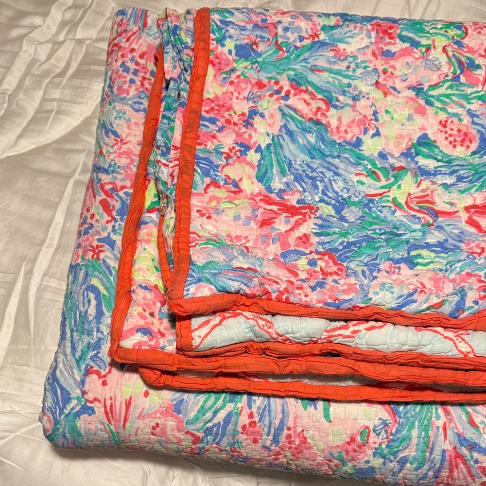 Lilly Pulitzer x pottery barn reversible quilt in king size with two king shams